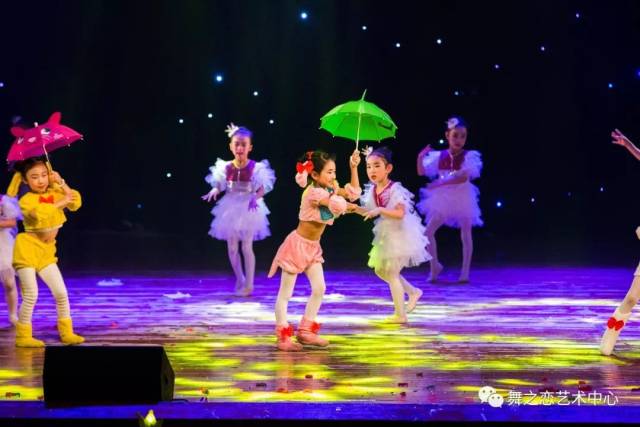 幼儿花环舞蹈新视频,幼儿花环舞蹈新视频，绽放的童真之美
